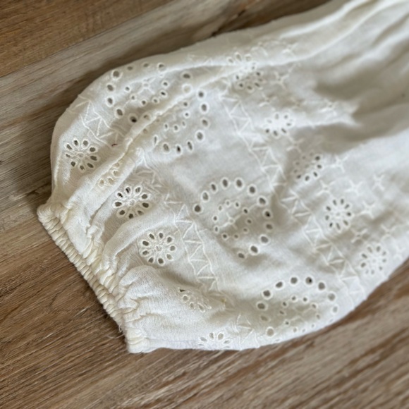 Hollister embroidered top - Picture 3 of 6